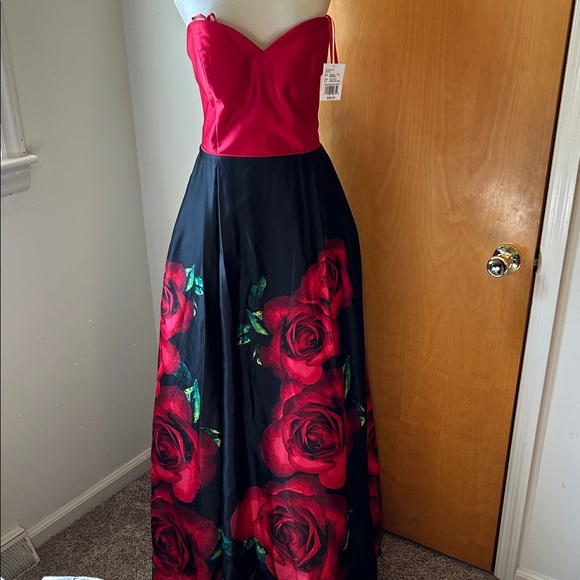 NWT Blondie Nites by Stacy Skylar Red and Black Prom Dress - Picture 1 of 12